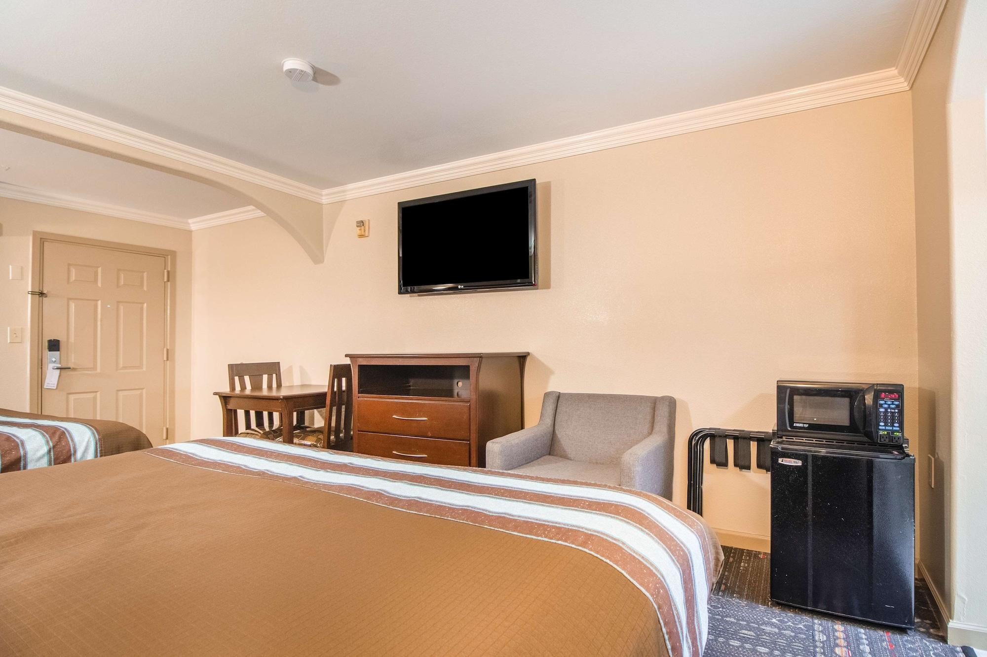 Americas Best Value Inn Houston Heights At I-45 Exterior foto
