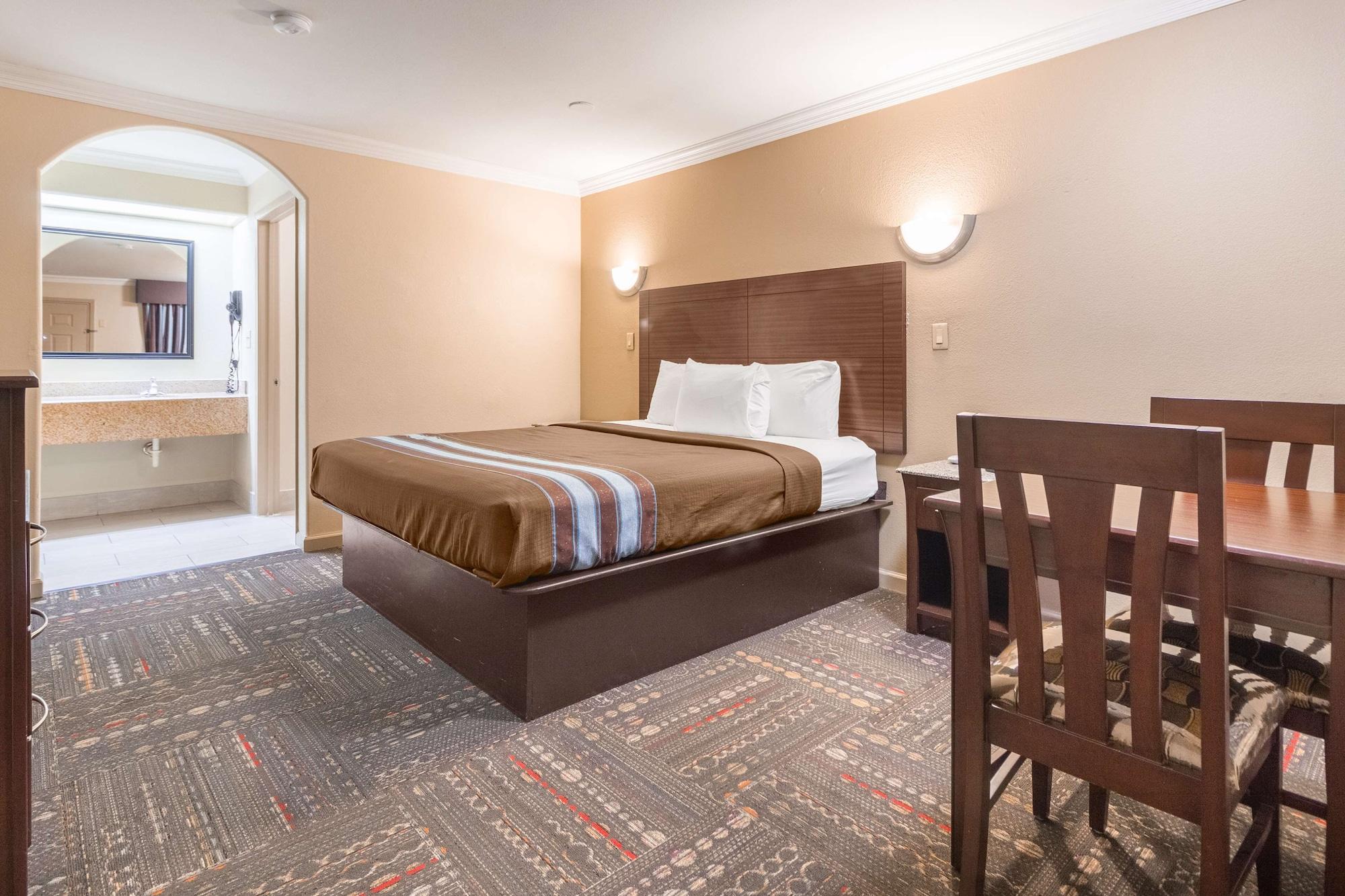 Americas Best Value Inn Houston Heights At I-45 Exterior foto