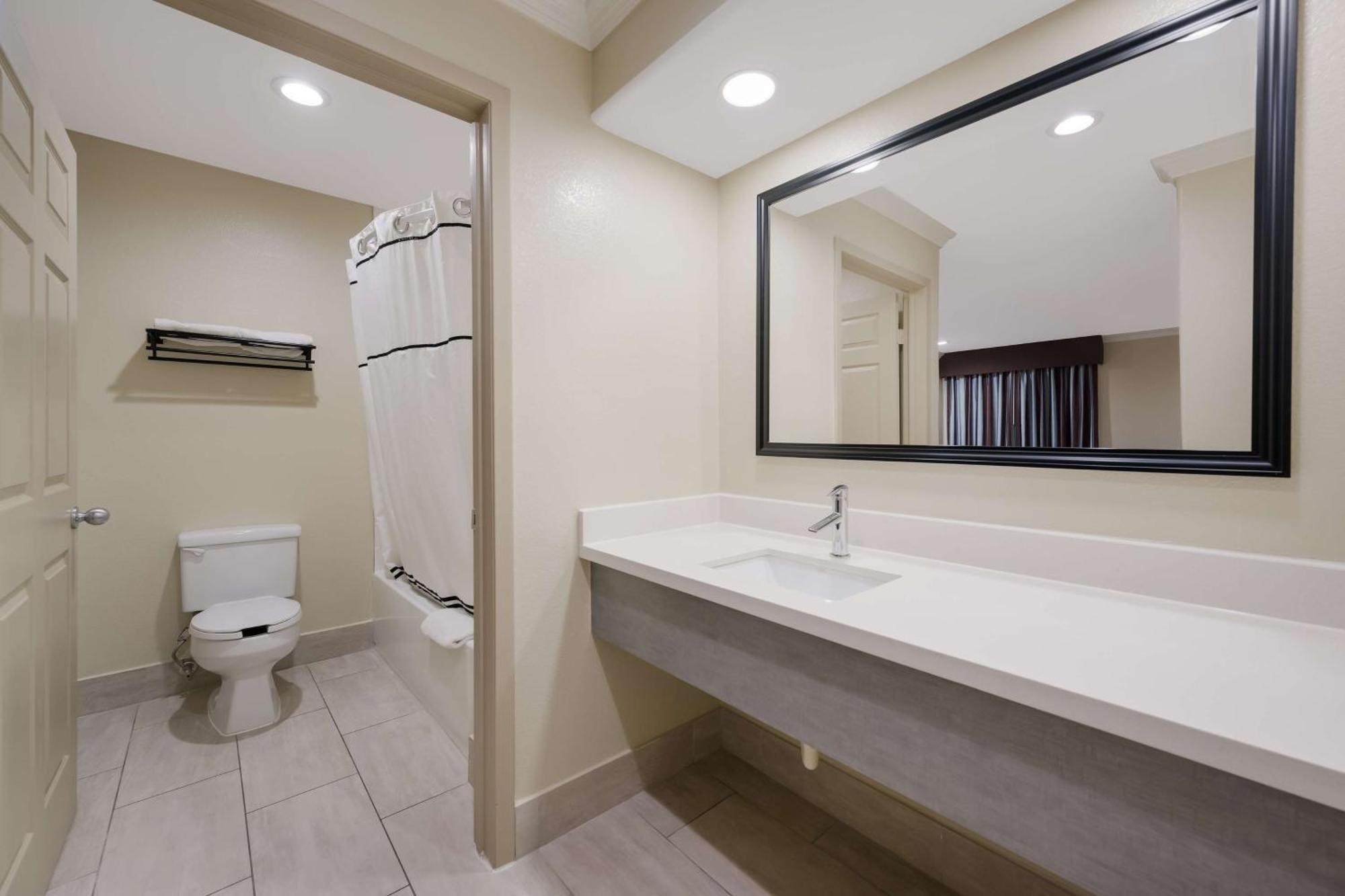 Americas Best Value Inn Houston Heights At I-45 Exterior foto