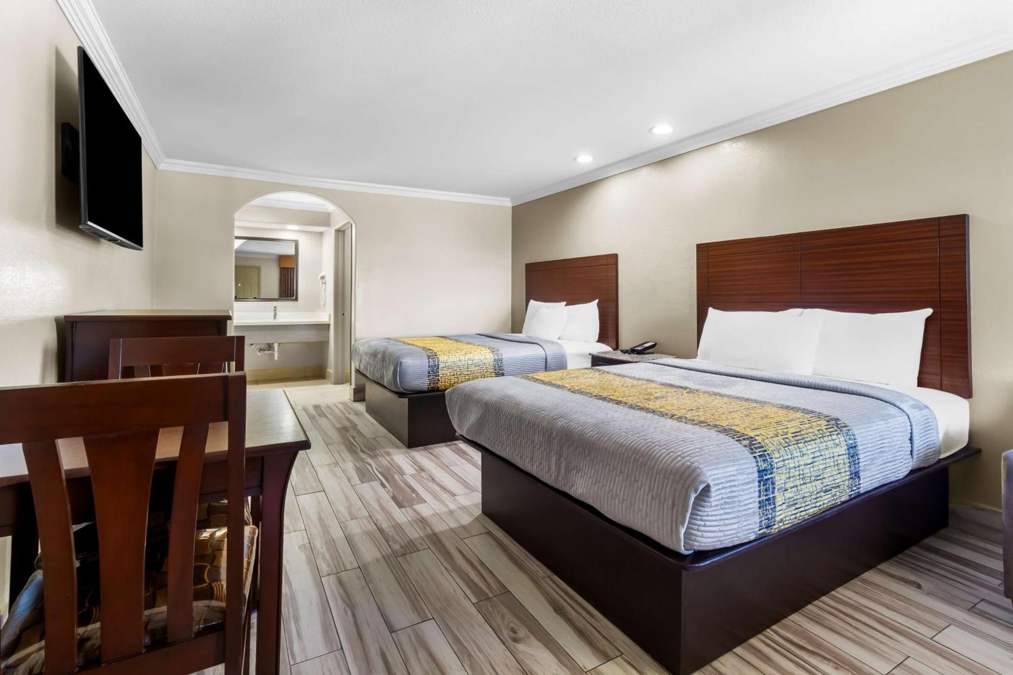 Americas Best Value Inn Houston Heights At I-45 Exterior foto