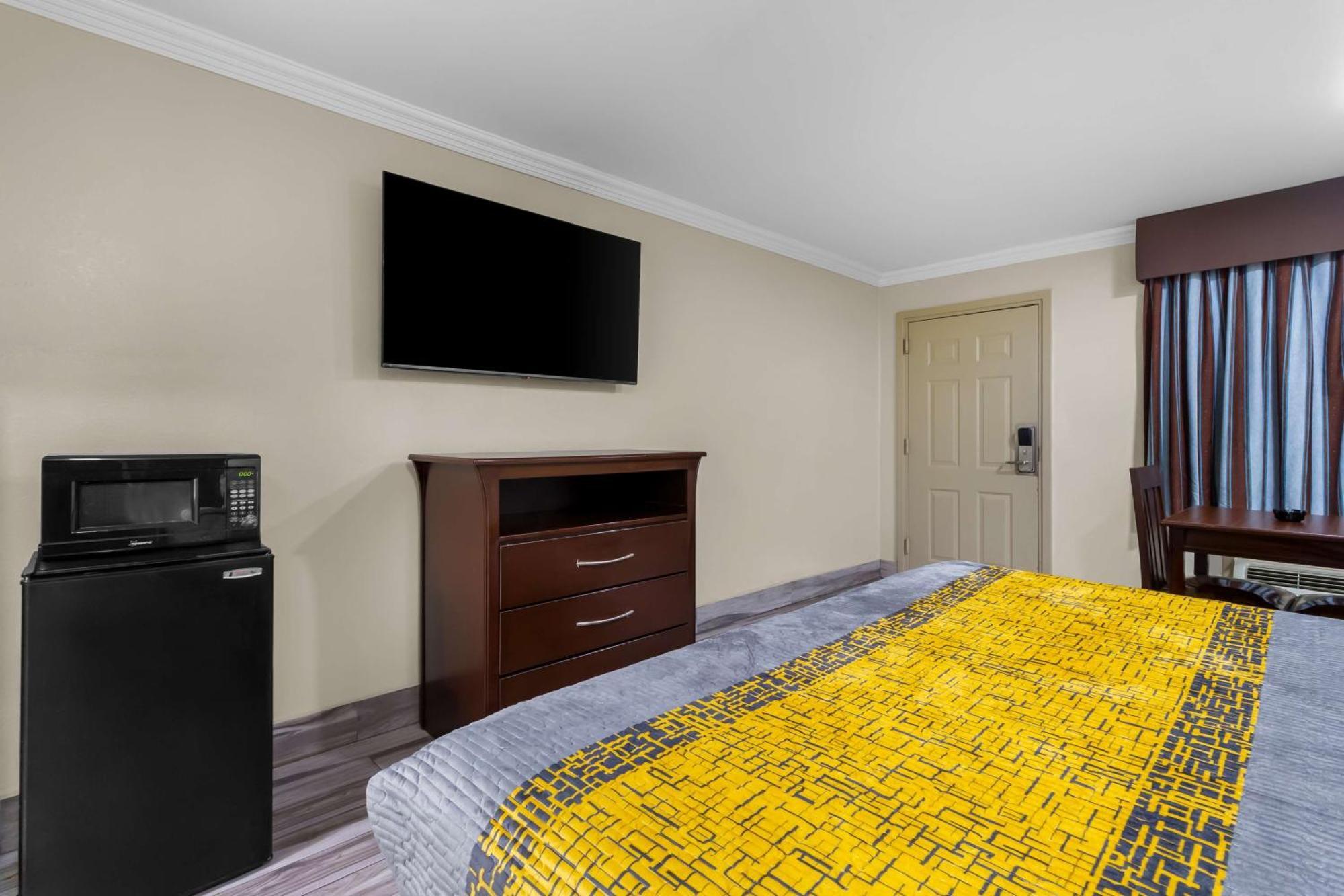 Americas Best Value Inn Houston Heights At I-45 Exterior foto