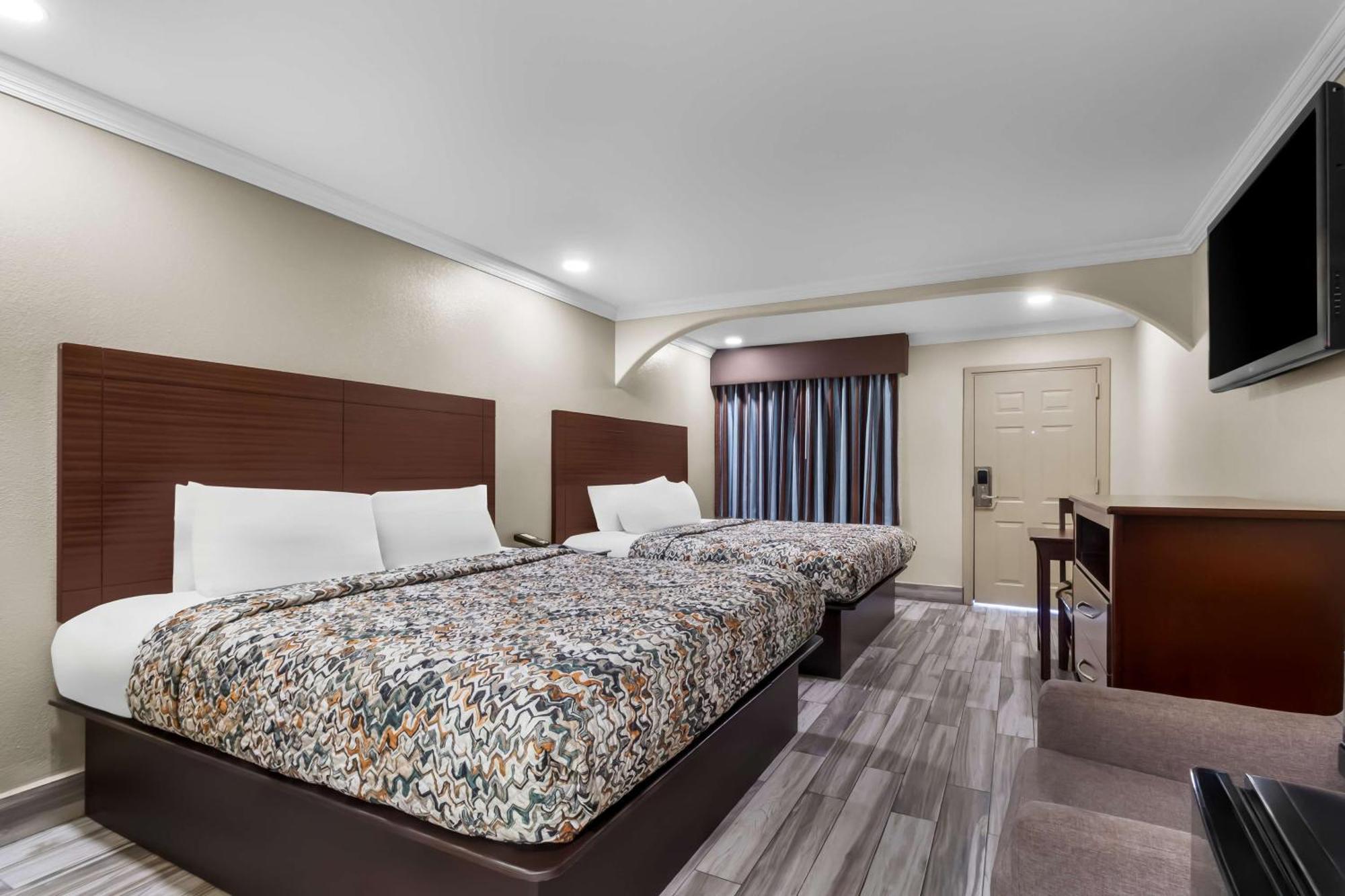 Americas Best Value Inn Houston Heights At I-45 Exterior foto