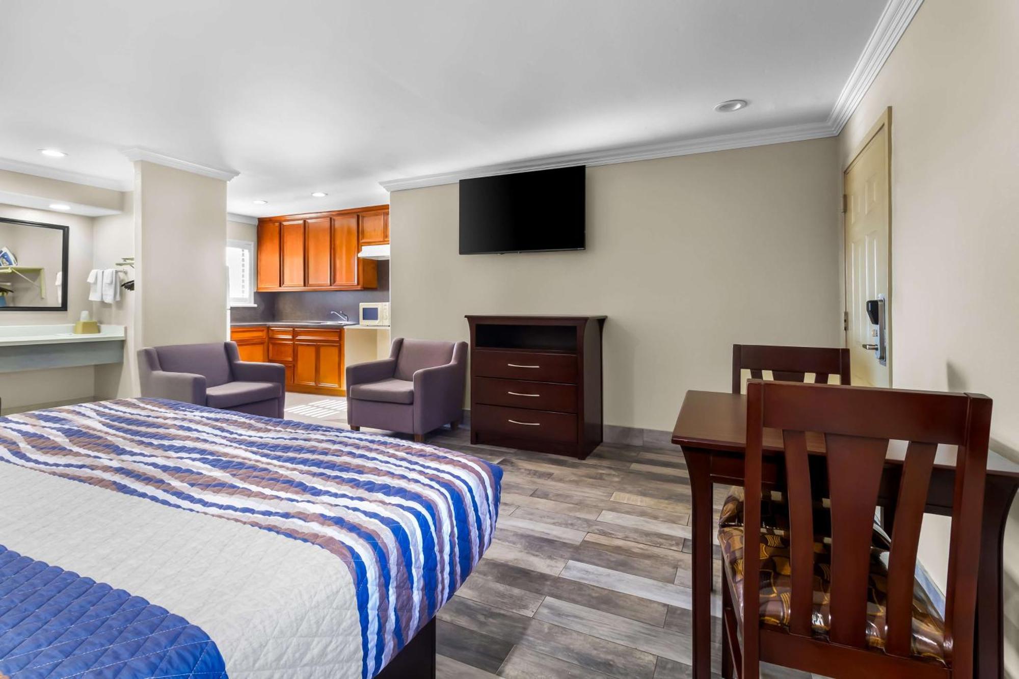 Americas Best Value Inn Houston Heights At I-45 Exterior foto