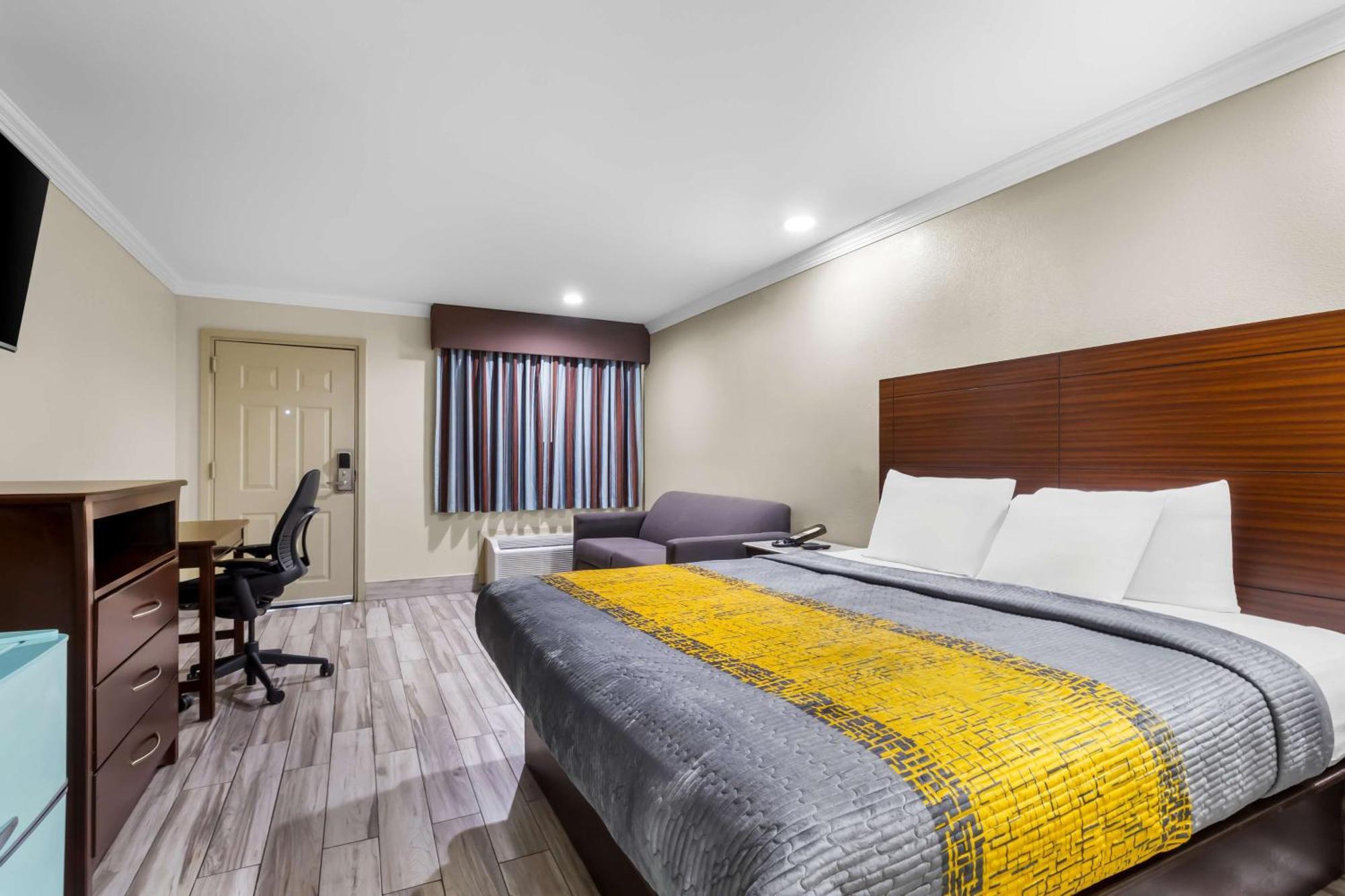 Americas Best Value Inn Houston Heights At I-45 Exterior foto
